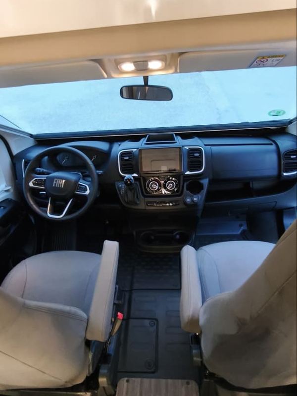 Cabina de autocaravana limpia