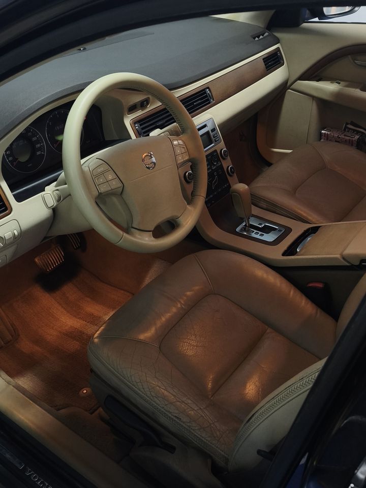 Interior de cuero de Volvo limpio
